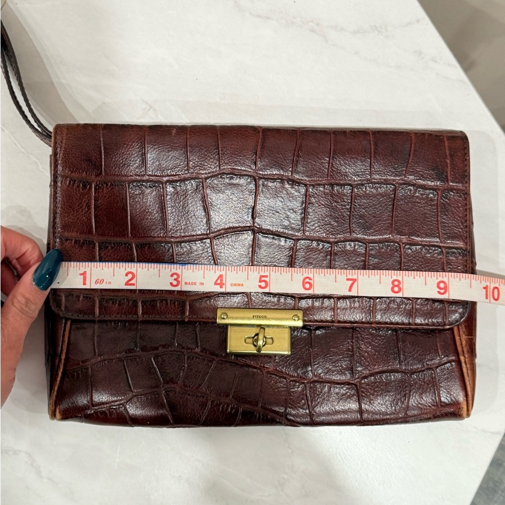 Fossil Elegant Brown Crocodile Pattern Clutch Euc - image 7